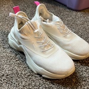 Steve Madden Athletic Shoe size 9